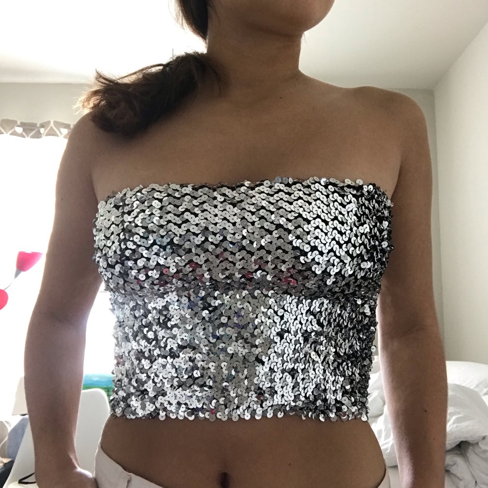Crop no sleeve top